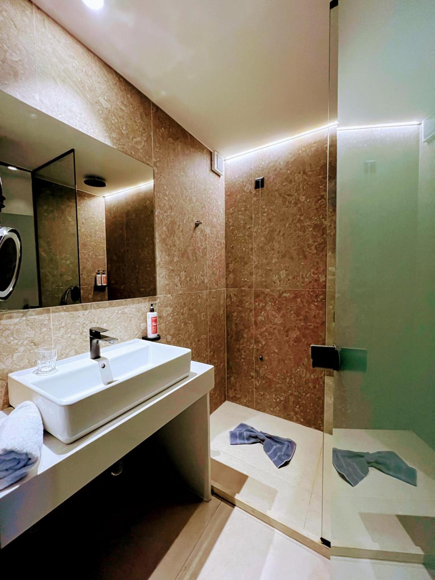 Sentido Amounda Bay Hotel Amoudara  Bilik gambar